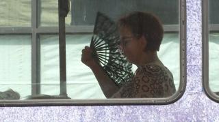 Sfaturile medicilor pe timp de caniculă. Avertismentul specialiștilor pentru cei care au peste 65 de ani