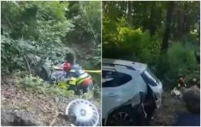 Accident grav pe DN19: Un bărbat a pierdut controlul volanului într-o curbă, s-a izbit de o maşină parcată şi a căzut într-o râpă