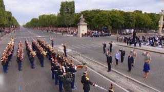 Ziua Naţională a Franţei. Paradă cu 5.000 de militari, sute de vehicule şi avioane de luptă. Macron a fost huiduit şi fluierat