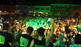 Show incendiar în Braşov, la finalul primei săptămâni din Radio Aventura. Echipa Morning ZU a poposit cu autorulota în Piaţa Sfatului