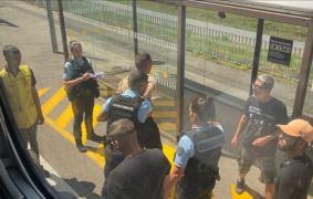 Scandal monstru provocat de un român într-un tren din Franţa. A spart un geam, i-a smuls pistolul unui poliţist şi a tras un glonţ