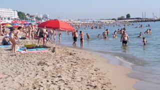 Pericol pe litoral: Apa Mării Negre, contaminată cu bacterii. Autorităţile anunţă că se poate înota deocamdată. Ce nu trebuie să facem
