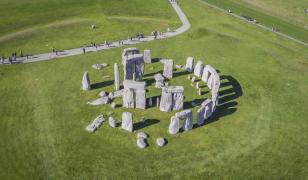 Undă verde pentru construirea unui tunel rutier lângă Stonehenge. Experţii avertizează că situl ar putea fi afectat iremediabil