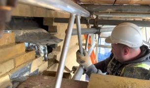 Marea Britanie relaxează condiţiile de viză pentru muncitorii străini. Zidarii, tencuitorii și dulgherii, cei mai căutați