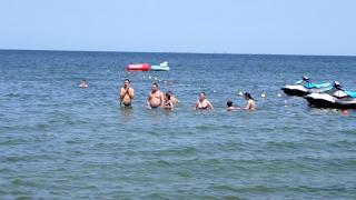 Ce spune INSP despre riscul de infecţie cu E.coli din Marea Neagră. Experţii recomandă turiştilor să evite scufundările