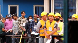 "E mai bine în România". Ce salarii refuză asiaticii în Dubai pentru a lucra pe 2.400 lei în România