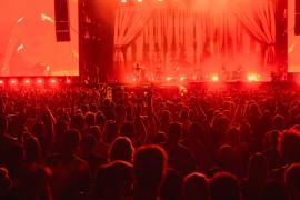 Electric Castle 2023. Iggy Pop, spectacol de senzaţie ca acum 30 de ani. Ploile torenţiale nu au oprit zecile de mii de oameni de la distracţie