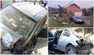 Accident în lanț pe un drum din Vâlcea. Una dintre mașini a fost aruncată de pe șosea și a rupt un stâlp de electricitate