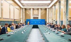 Încep negocierile pentru noile măsuri fiscale în Guvern. Românii vor afla ce taxe majorate şi scumpiri vor avea de la 1 septembrie