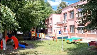 O fetiţă de doi ani ar fi fost bătută de o îngrijitoare. Verificări la sânge la o creşă din Botoşani