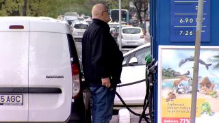 Începe din nou coşmarul pentru şoferi. Cât e astăzi benzina la staţiile Petrom şi OMV