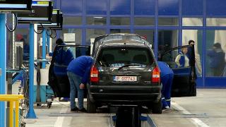 Surpriza avută de mulți români la Vama Giurgiu. Au început vacanța stând la cozi în centrele pentru ITP