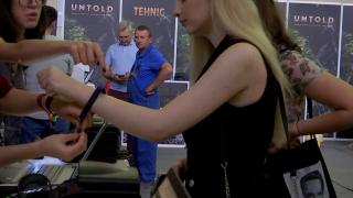 Cum sunt păcăliţi tinerii cu bilete la Untold sau Coldplay: "Suntem undeva la 100 de oameni şi toţi întrebăm de aceeaşi persoană". Explicaţiile şarlatanilor