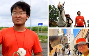 Povestea lui Xu şi a lui Furion. Un chinez, fost profesor universitar, şi-a luat un cal şi fără să ştie să călărească a plecat în jurul lumii: acum, e în Satu Mare