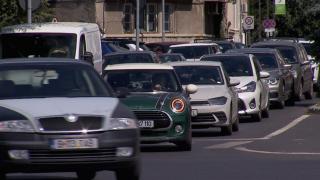 Poliţele RCA golesc buzunarele românilor. Soluţia prin care şoferii ar putea plăti mai puţin a rămas în aer. "Te duci în pierdere"