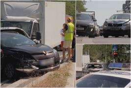 Carambol în nordul Capitalei, după ce 5 maşini s-au lovit în lanţ. Şoferul unei dubiţe ar fi rămas fără frâne la semafor