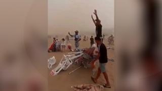Imagini apocaliptice în Maroc. O furtună violentă a distrus totul în cale: un tânăr de 18 ani a murit, strivit de un copac smuls de vânt