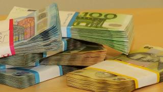 CALCUL. Datoria externă a României a crescut cu 15 miliarde de euro în doar 6 luni. Statul a îndatorat fiecare român cu peste 8.000 de euro 