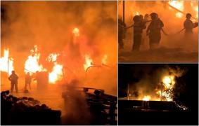 Incendiu dezastruos la o fabrică de lemn şi plastic din Odorheiu Secuiesc. Pompierii s-au luptat din greu cu flăcările ajunse la câţiva metri