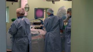 O gravidă de 26 de ani, mamă a trei copii, a murit la Maternitatea din Botoşani. Femeia s-a chinuit o noapte întreagă, cu dureri iar în spital nu era niciun doctor