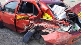 Accident cu cinci răniţi, în Vaslui. Martorii au scos victimele din maşini înainte ca echipajele de intervenţie să intervină 