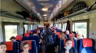 "Spunea că se sufocă, nu are aer". Un bărbat, la un pas de moarte după un drum cu trenul Timişoara-Iaşi: călătorii, nevoiţi să îndure temperaturi insuportabile