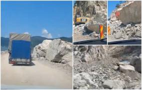 Trafic îngreunat pe DN 57, după ce mai multe bucăţi mari de stâncă s-au desprins de pe versanţi