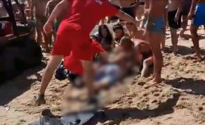Resuscitat după ce a ignorat steagul roșu și a intrat în mare. Turistul, la un pas de moarte în Eforie Nord