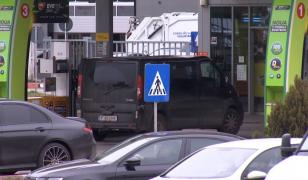 Pericolul dintre blocuri. La ce distanţă faţă de locuinţe ar trebui amplasate rezervoarele din staţiile GPL. Multe nu respectă legea