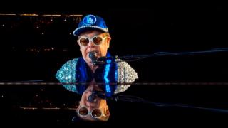 Elton John a ajuns la spital, după ce a căzut în casă. În ce stare se află artistul de 76 de ani