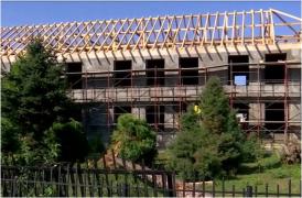 Elevii, mutaţi dintr-o parte în alta din cauza şantierelor şcolilor din Gorj. Reparaţiile în urma cutremurelor, neterminate după 7 luni