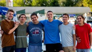 David Popovici îşi donează ziua de naştere. Povestea celor 5 fraţi care l-au impresionat pe sportiv: "Fără susţinere, un copil nu poate excela"