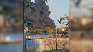 "Uite, ce-au dat! Încă arde acolo". Cum s-a văzut de pe malul românesc atacul cu drone al ruşilor din Chilia Nouă