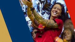 Fotbalista sărutată cu forţa de preşedintele Federaţiei Spaniole a depus plângere la poliţie. Jenni Hermoso îl acuză pe Rubiales de agresiune sexuală