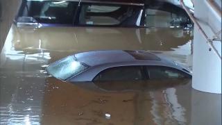 Hong Kong, lovit de cea mai mare furtună din ultimii 140 de ani. A fost emis cod negru