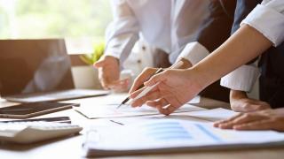 Anii de muncă peste hotare ar putea fi luaţi în considerare în România. Planul Comisiei Europene