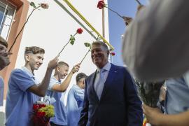 Reacţia elevilor care au ascultat discursul lui Iohannis despre droguri, în prima zi de şcoală
