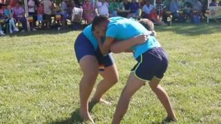 Spectacol la Turneul Internațional de Lupte Tătărești de la Constanța. Câștigătorii au primit bani și berbeci