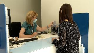 "Cu salariu de 9.000 de lei şi sunt refuzat?!" Ce credit de nevoi personale i-a fost respins unui român