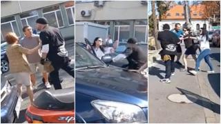 Scandal monstru în Cluj. Un biker s-a năpustit asupra unui şofer, după ce a fost lovit în trafic. Oamenii au sărit să îi despartă