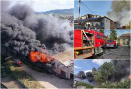 Pericol de explozie în Miercurea-Ciuc: un depozit de îngrăşăminte chimice a ars ca o torţă ore întregi. Locuitorii, avertizaţi prin RO Alert