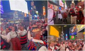 Românii au încins o horă în celebra piaţă Times Square din New York