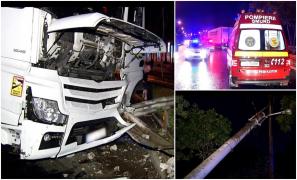 Pericol de explozie pe șoseaua Petricani din București, după ce un TIR a derapat și s-a înfipt într-un stâlp de electricitate