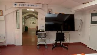 Centrul pentru transplant multiorgan, pus pe lista de aşteptare. Bolnavii cu probleme renale, trataţi şi operaţi în mansardă de 20 de ani