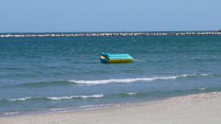 Litoralul bulgăresc, preferat de din ce în ce mai mulţi români: "Superb! Plaja curată, oamenii amabili". Pe plajele noastre bate vântul