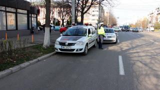 Teroare pe un bulevard din Capitală. Minor de 16 ani fără permis şi drogat, descoperit la volanul unei maşini de către poliţişti