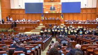 PSD, aproape să dea o lovitură uriaşă Pilonului II de pensii, unde contribuie 8.000.000 de români. Analist: "Când ai foame de bani spargi puşculiţa"