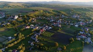 Patronatele din turism s-au supărat pe românii care îşi fac vacanţa în străinătate. Cum explică Dragoş Răducan ideea "genială" a taxei de 1 euro