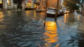 New York e sub ape. În doar 3 ore a plouat cât pentru o lună