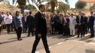 Macron propune autonomia insulei lui Napoleon. Propunerea, aplaudată şi în România de primarul din Sfântu Gheorghe care vrea separarea Ţinutului Secuiesc